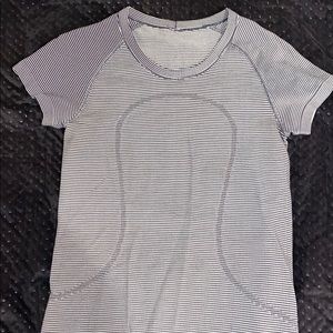 Lululemon swiftly tech short sleeve
